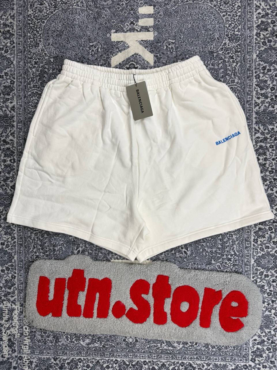 Шорти Balenciaga