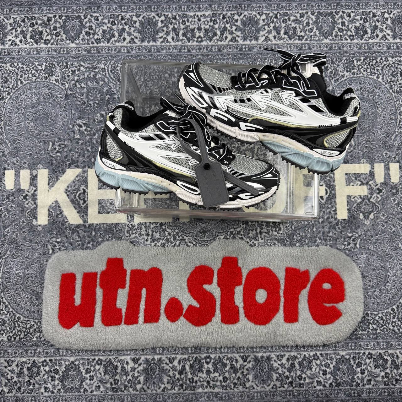 Off-White "be right back"