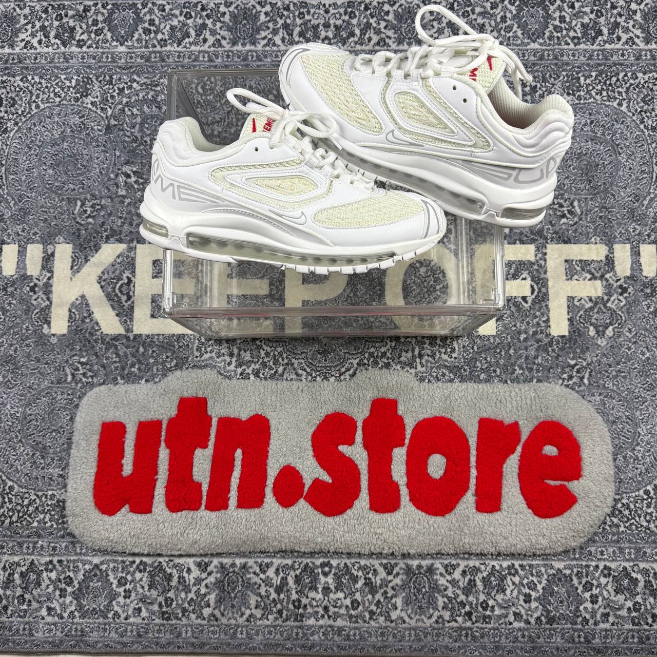 Nike x supreme