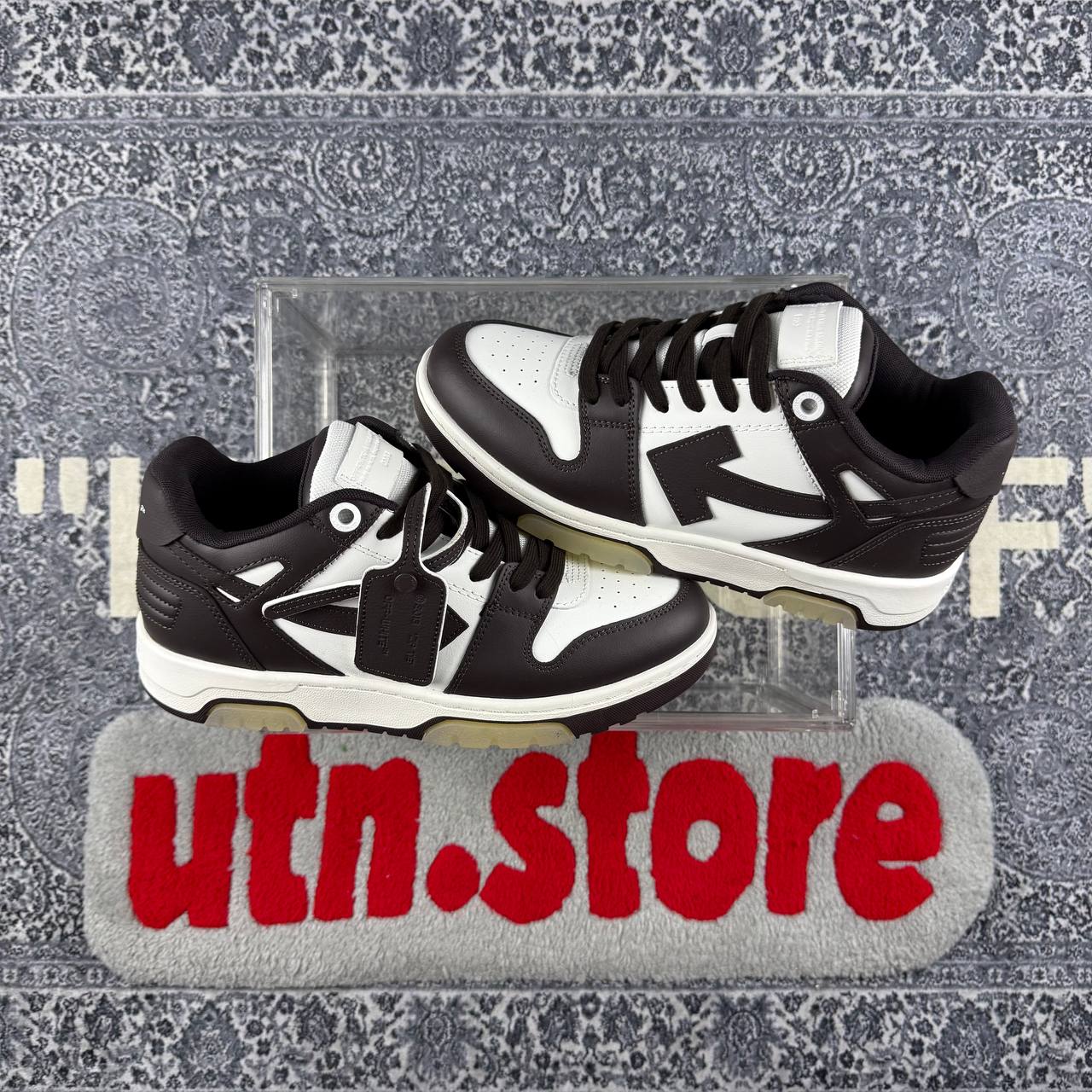 Off-White out of office