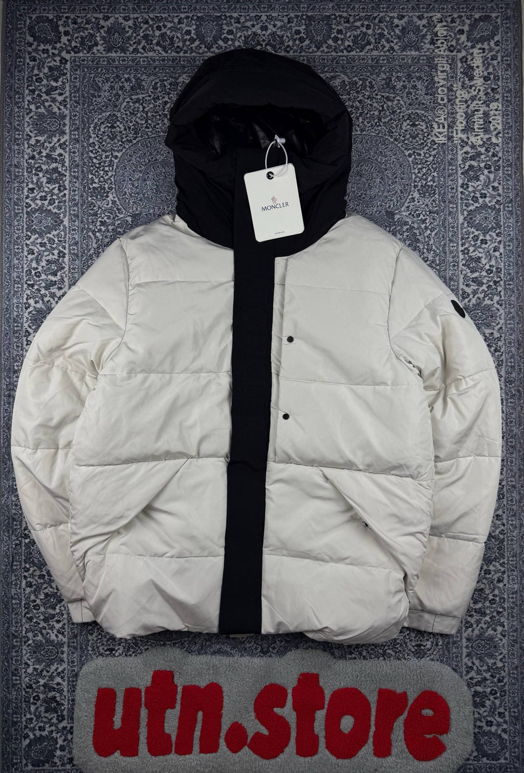 Куртка Moncler Madeira Hooded Short Down Jacket