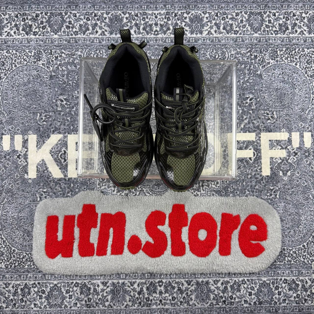 Off-White "be right back"