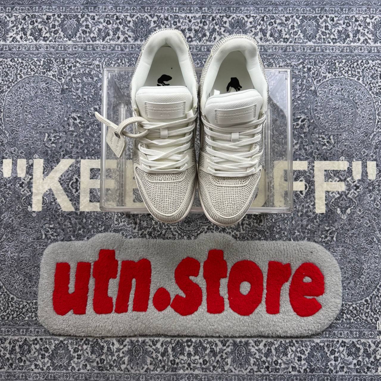 Off-White out of office