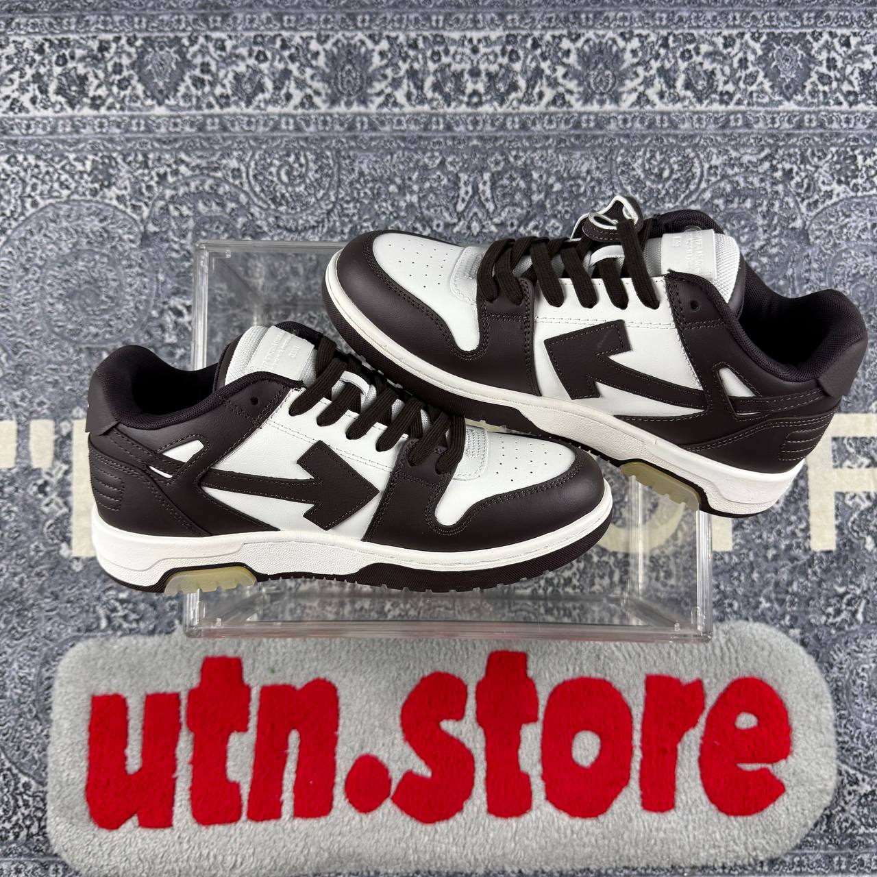 Off-White out of office