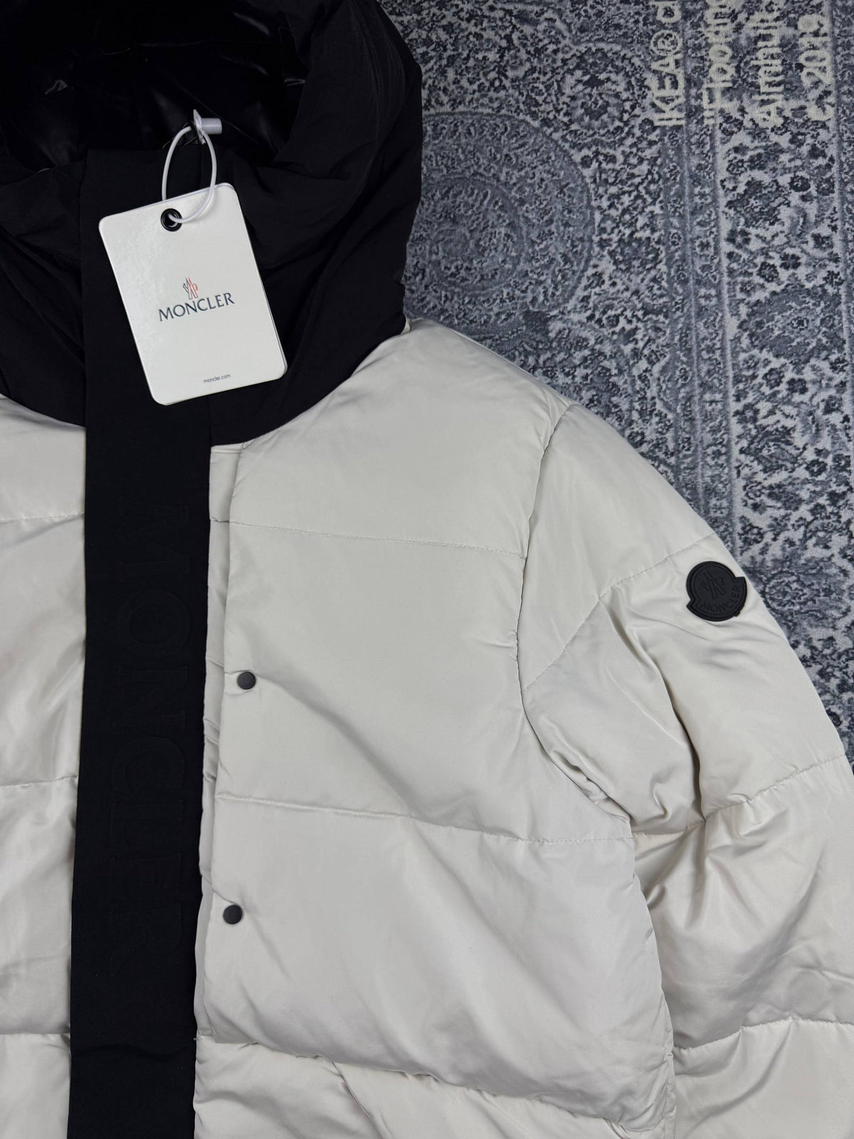 Куртка Moncler Madeira Hooded Short Down Jacket