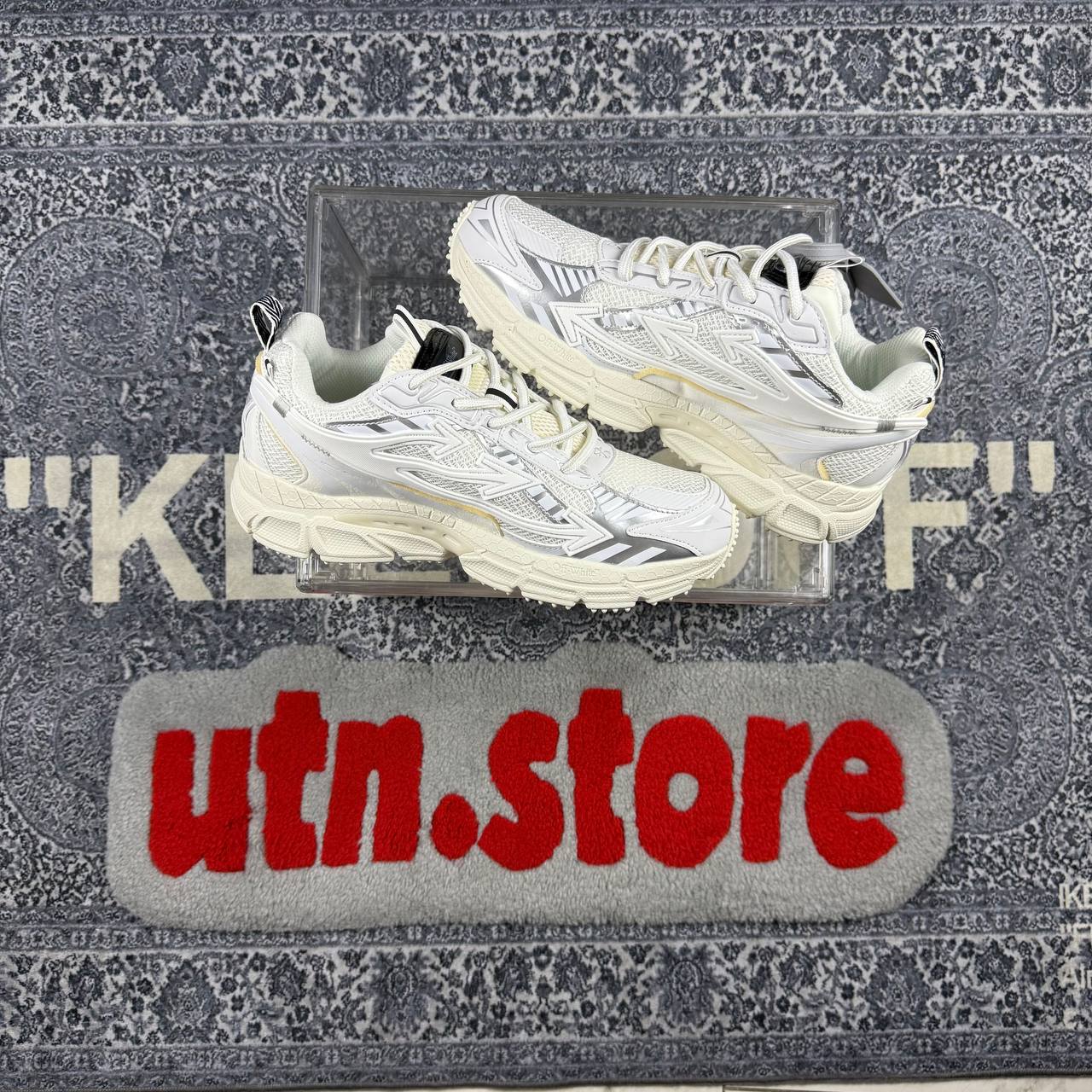 Off-White "be right back"