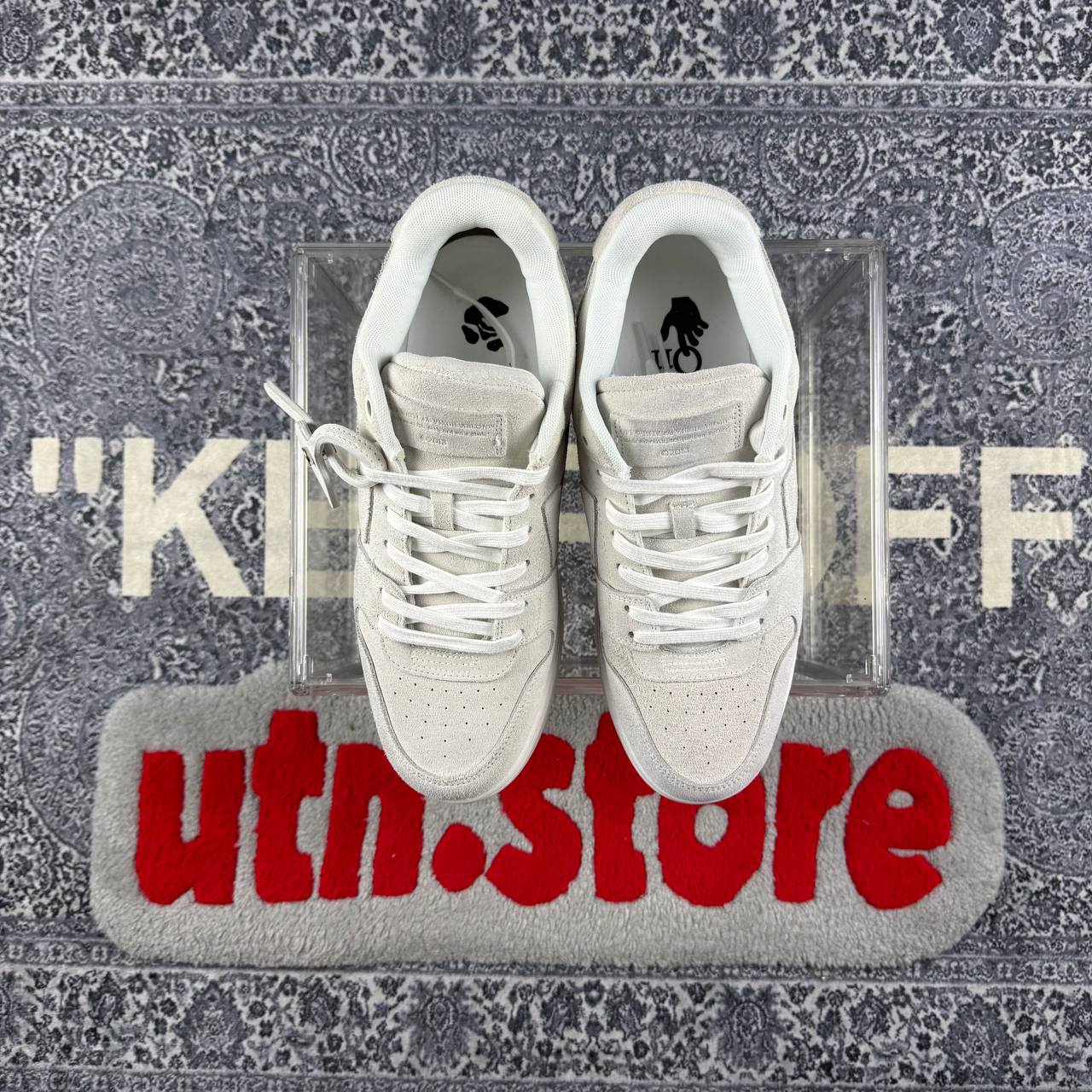 Off-White out of office
