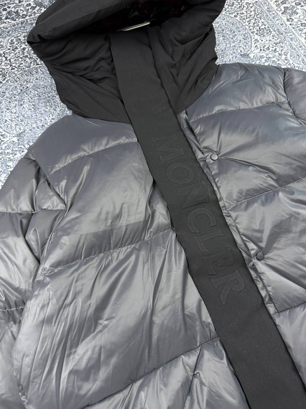 Куртка Moncler Madeira Hooded Short Down Jacket
