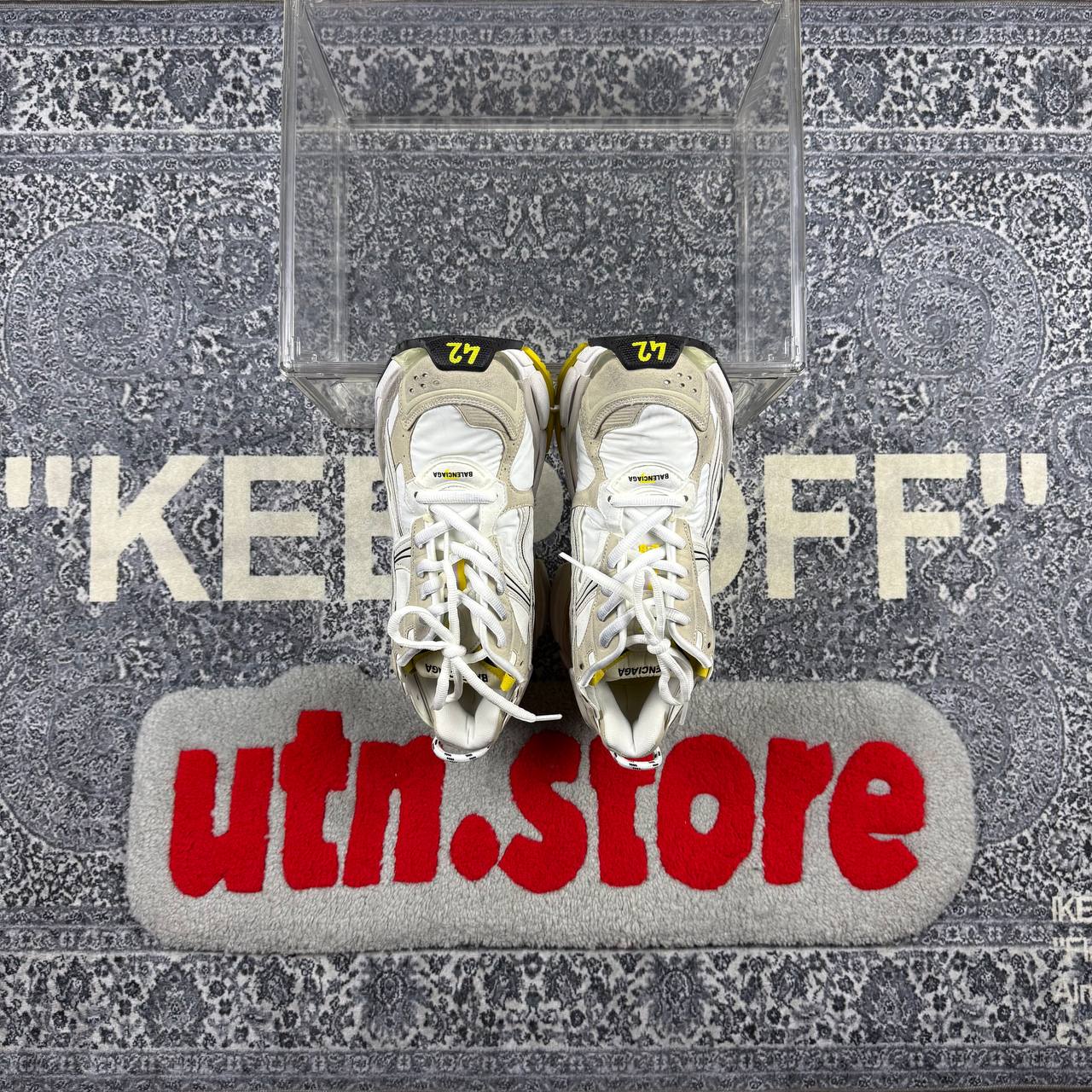 Balenciaga runner