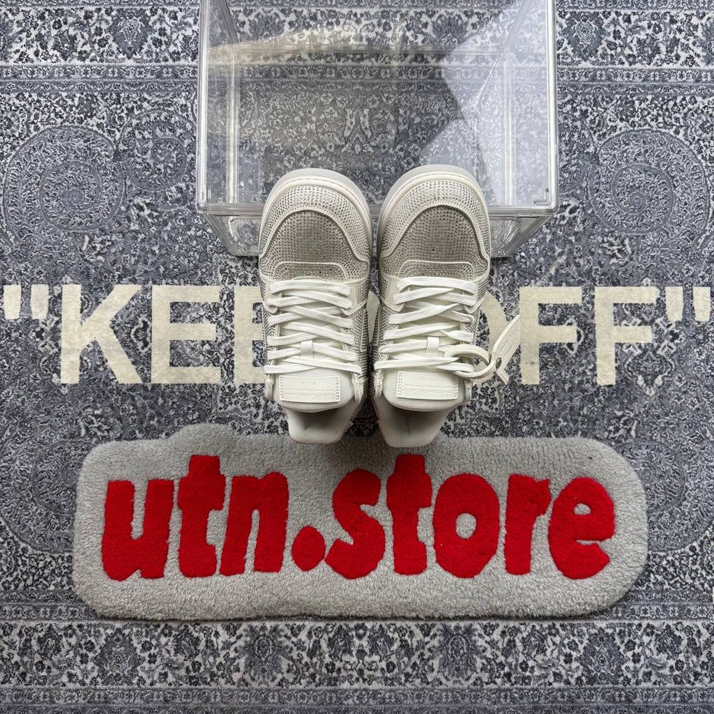 Off-White out of office
