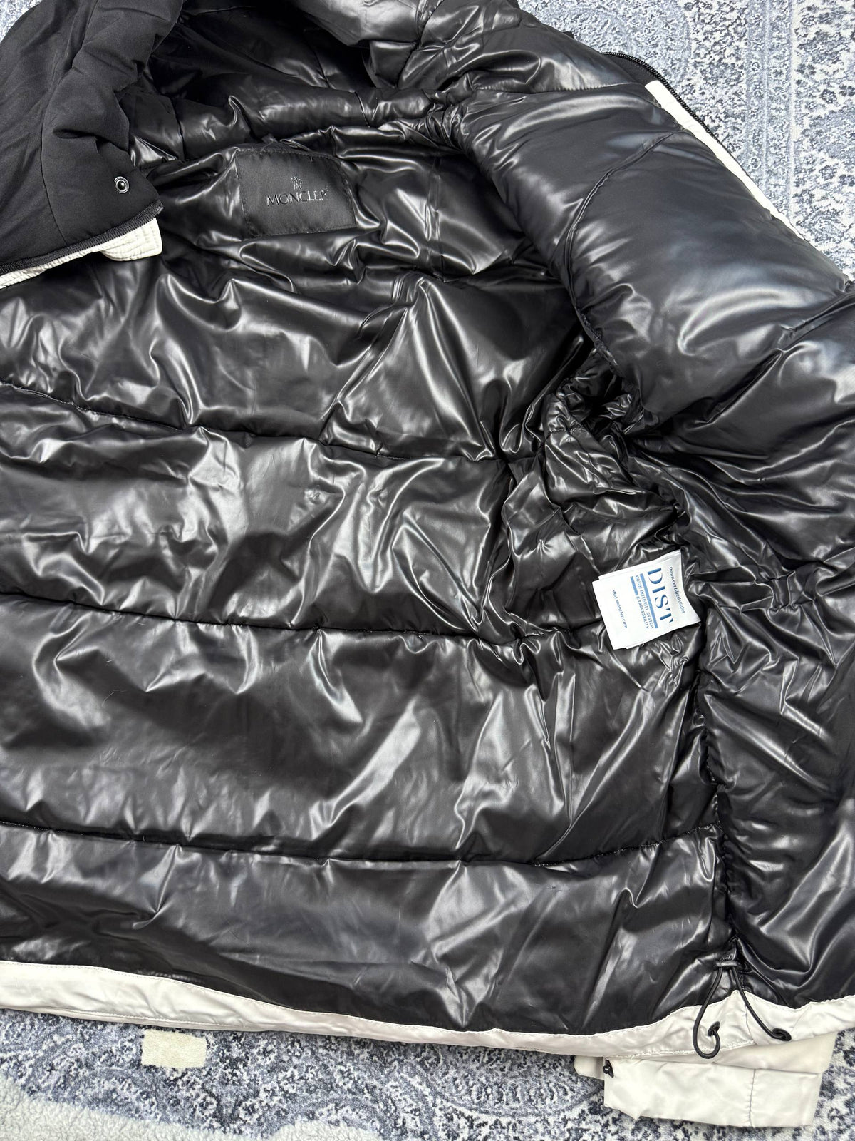 Куртка Moncler Madeira Hooded Short Down Jacket