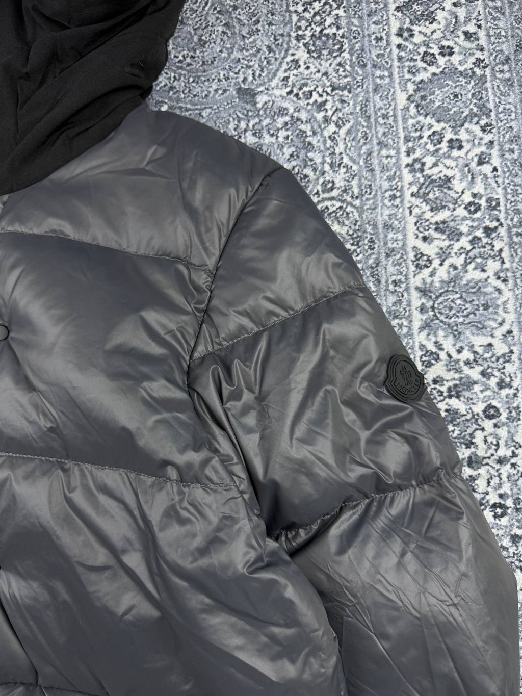 Куртка Moncler Madeira Hooded Short Down Jacket