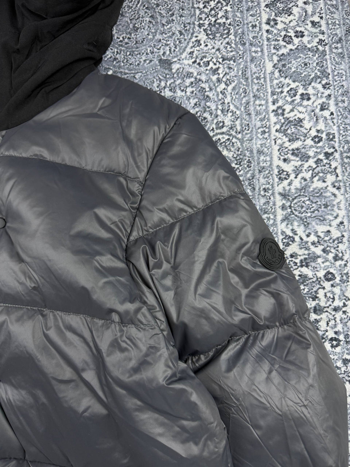 Куртка Moncler Madeira Hooded Short Down Jacket