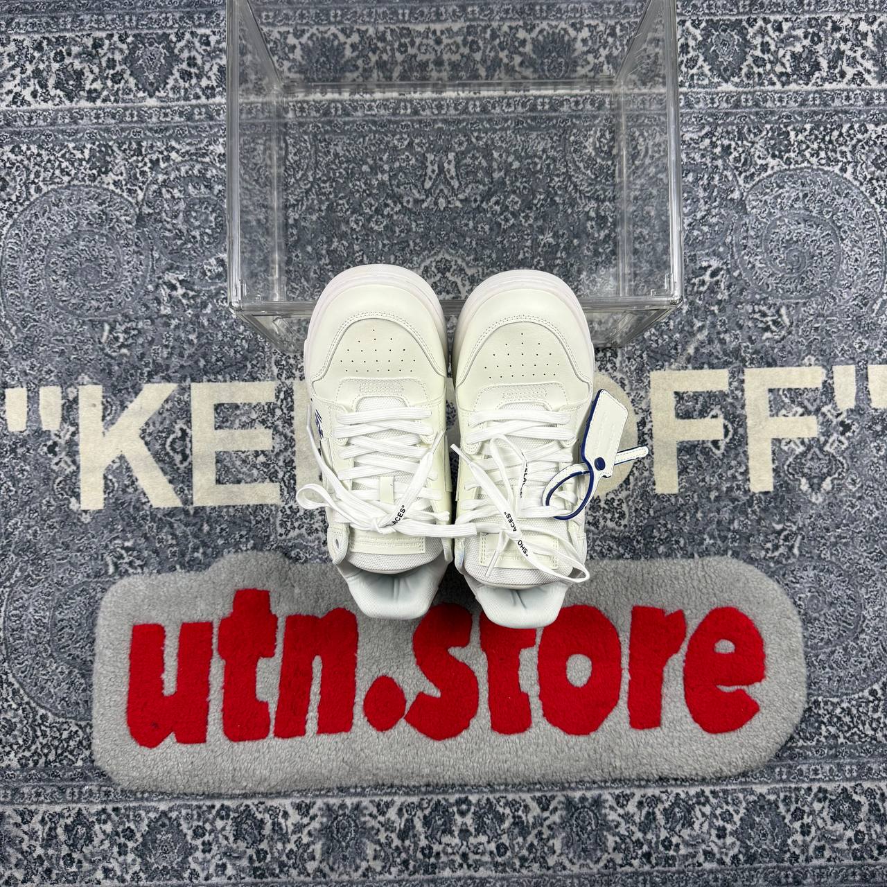 Off-White out of office