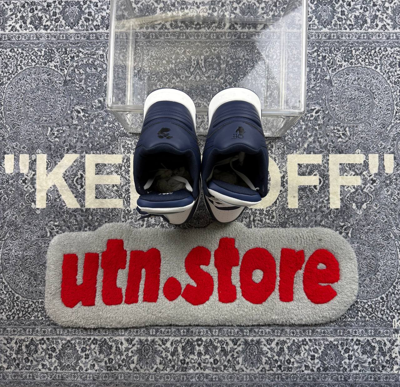 Off-White out of office