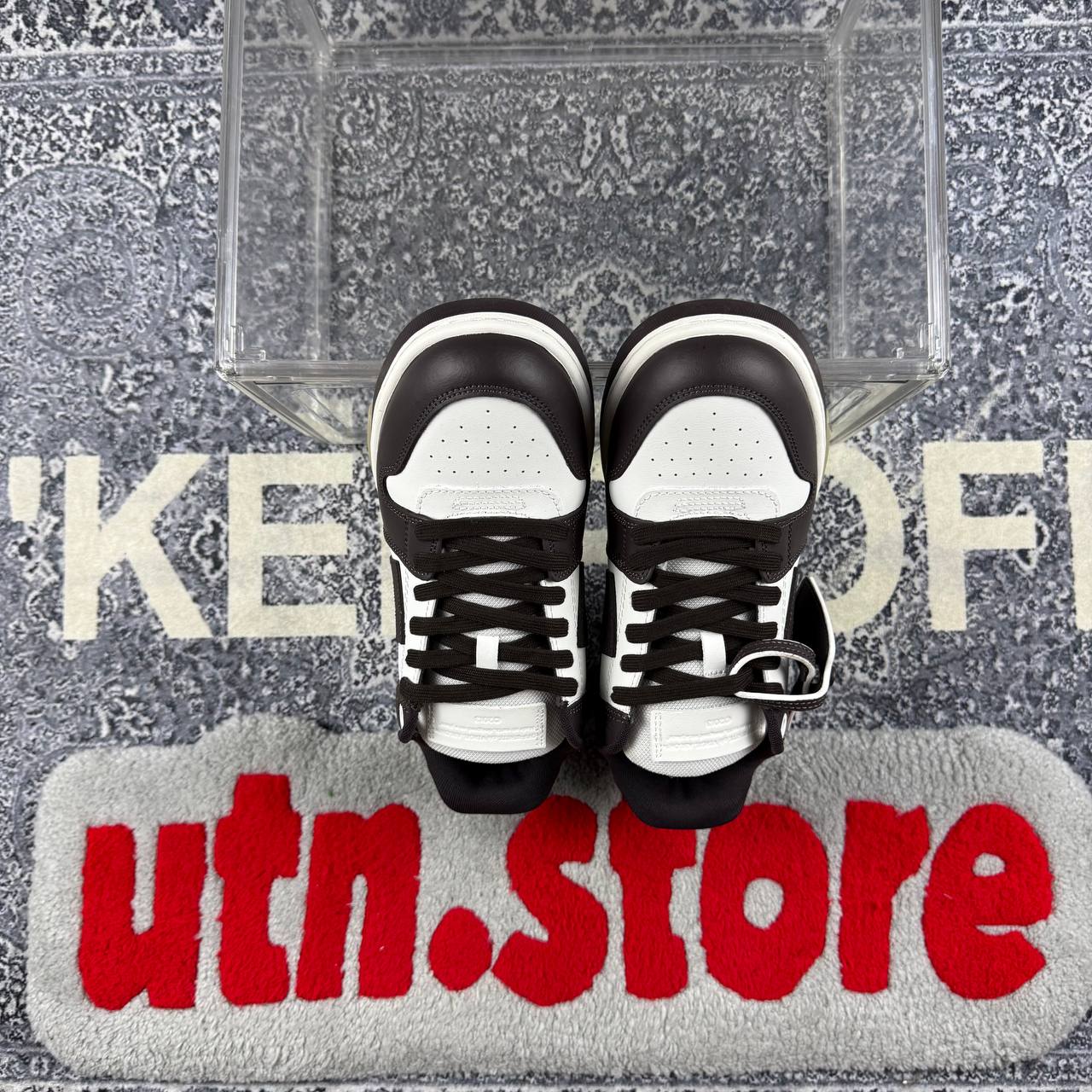 Off-White out of office