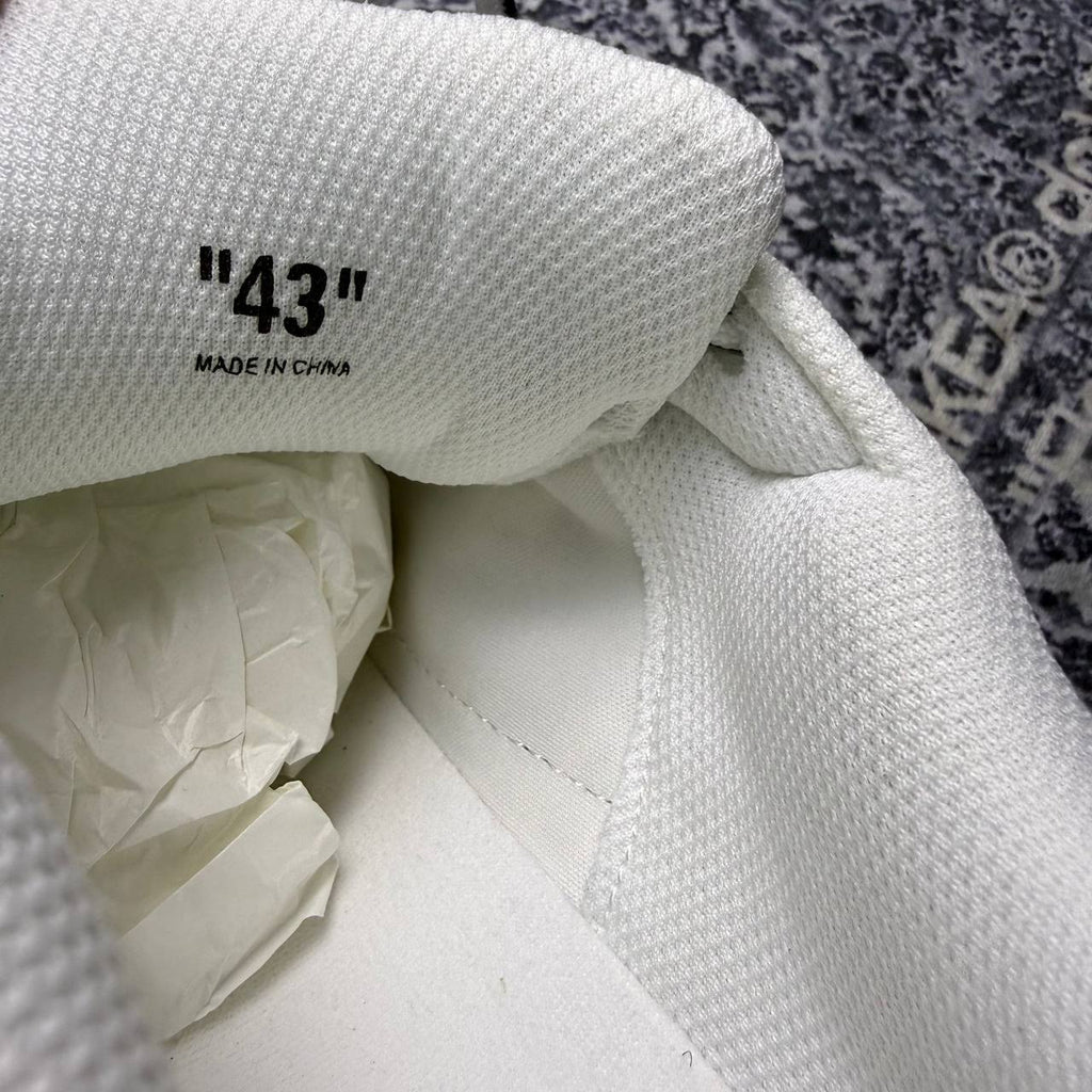 Off-White "be right back"