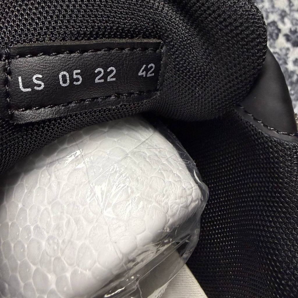Dior b22