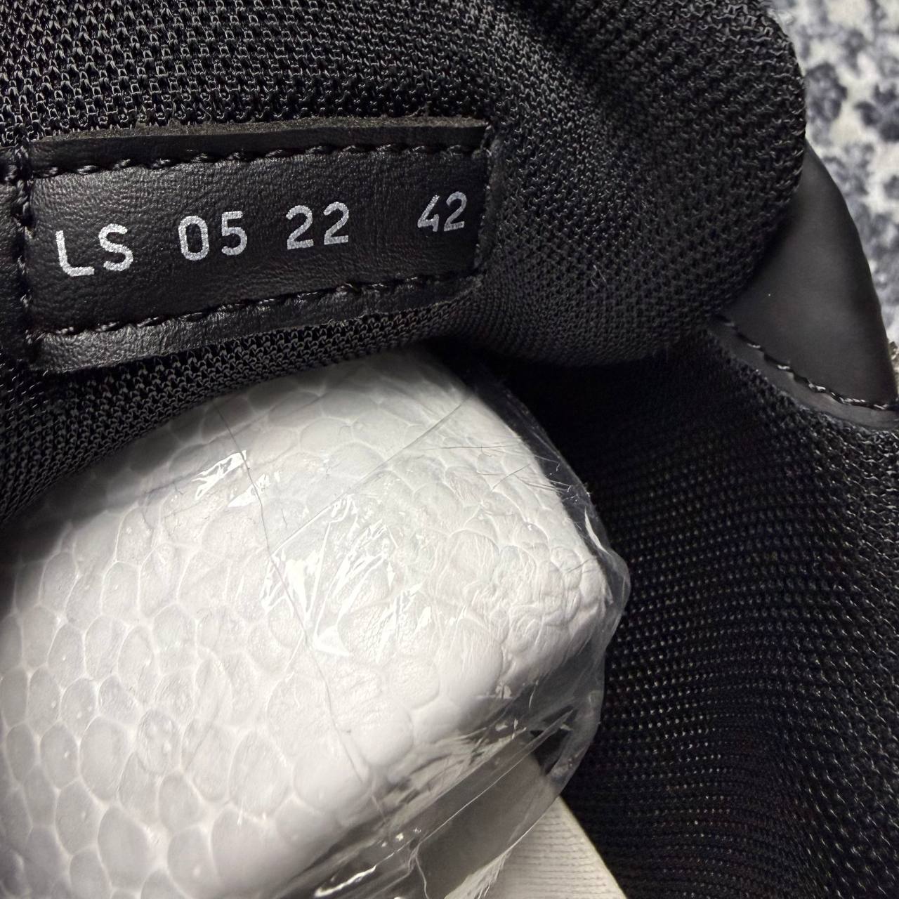 Dior b22
